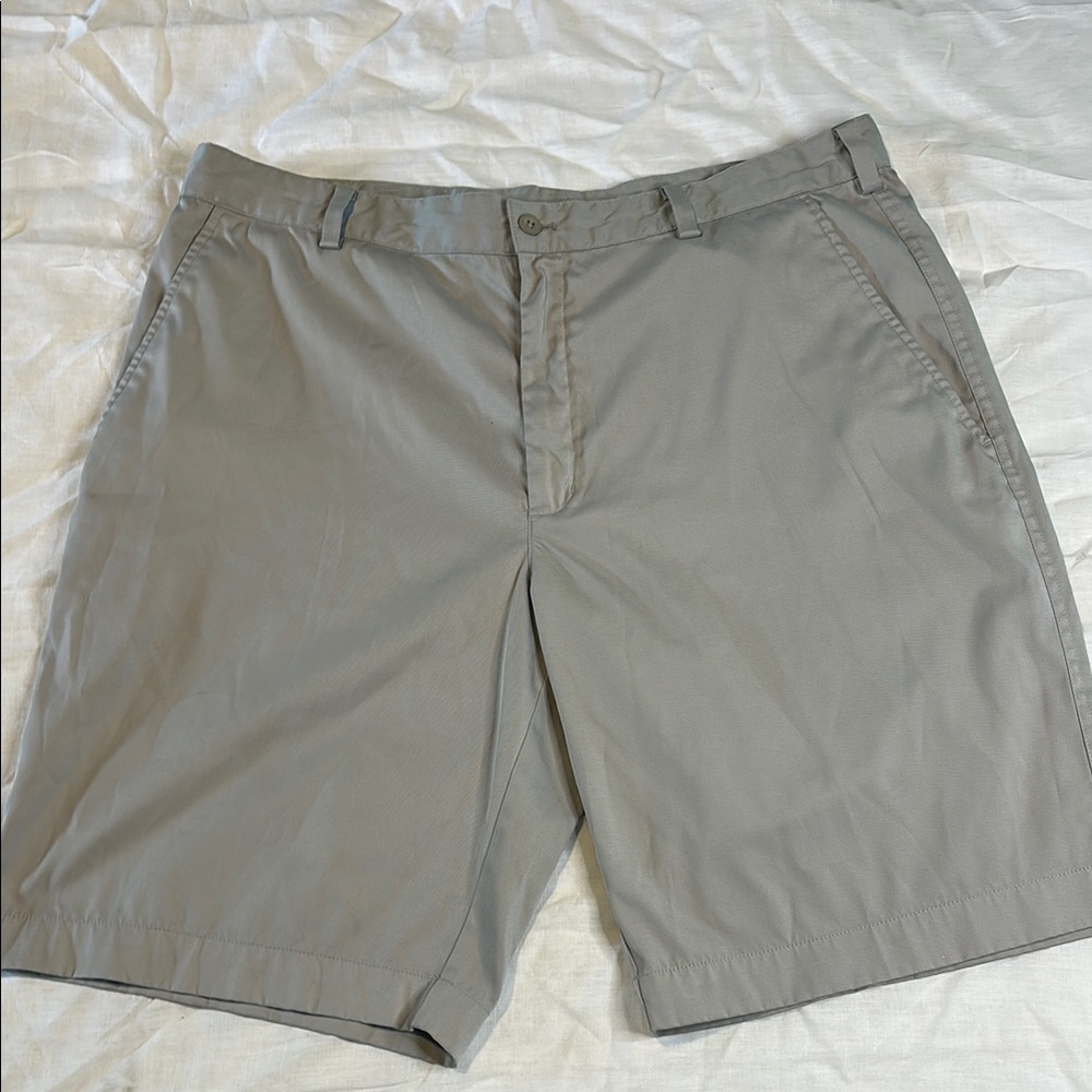 Nike Gray Flat Front Golf Shorts Versatile Design